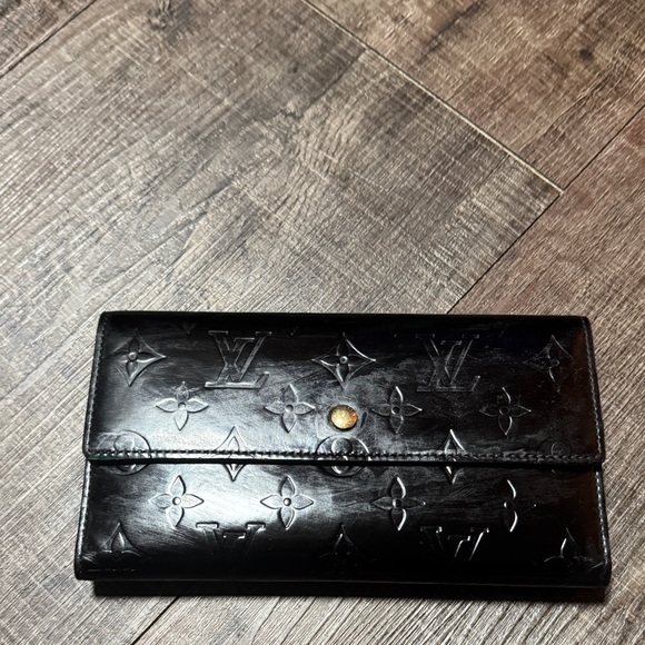 Louis Vuitton Black Vernis Monogram Wallet - Picture 2 of 16